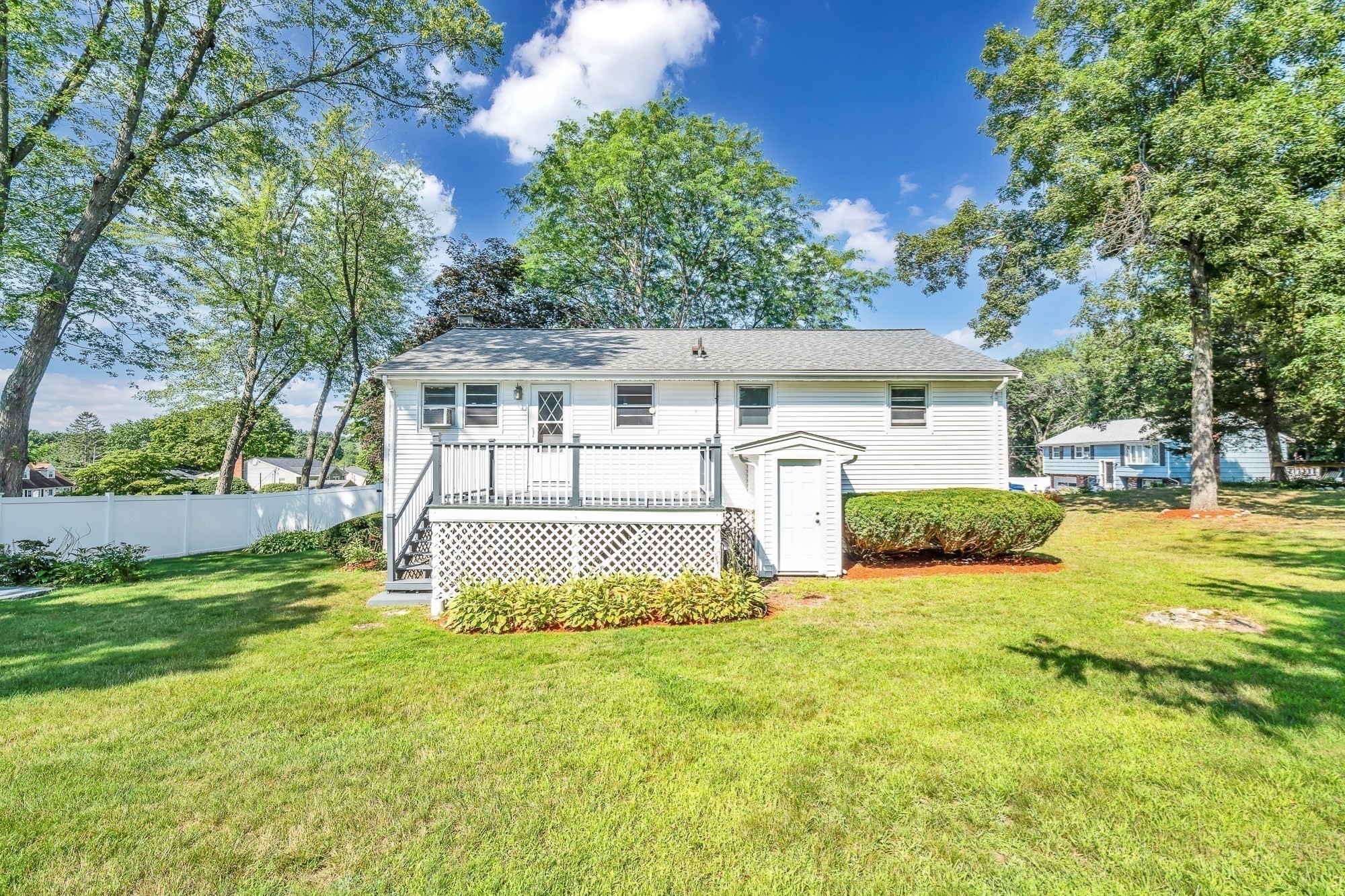 11 Coweeset Dr