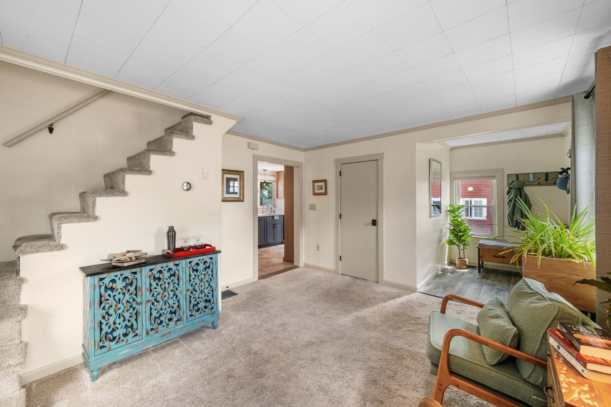 32 Crescent Ave