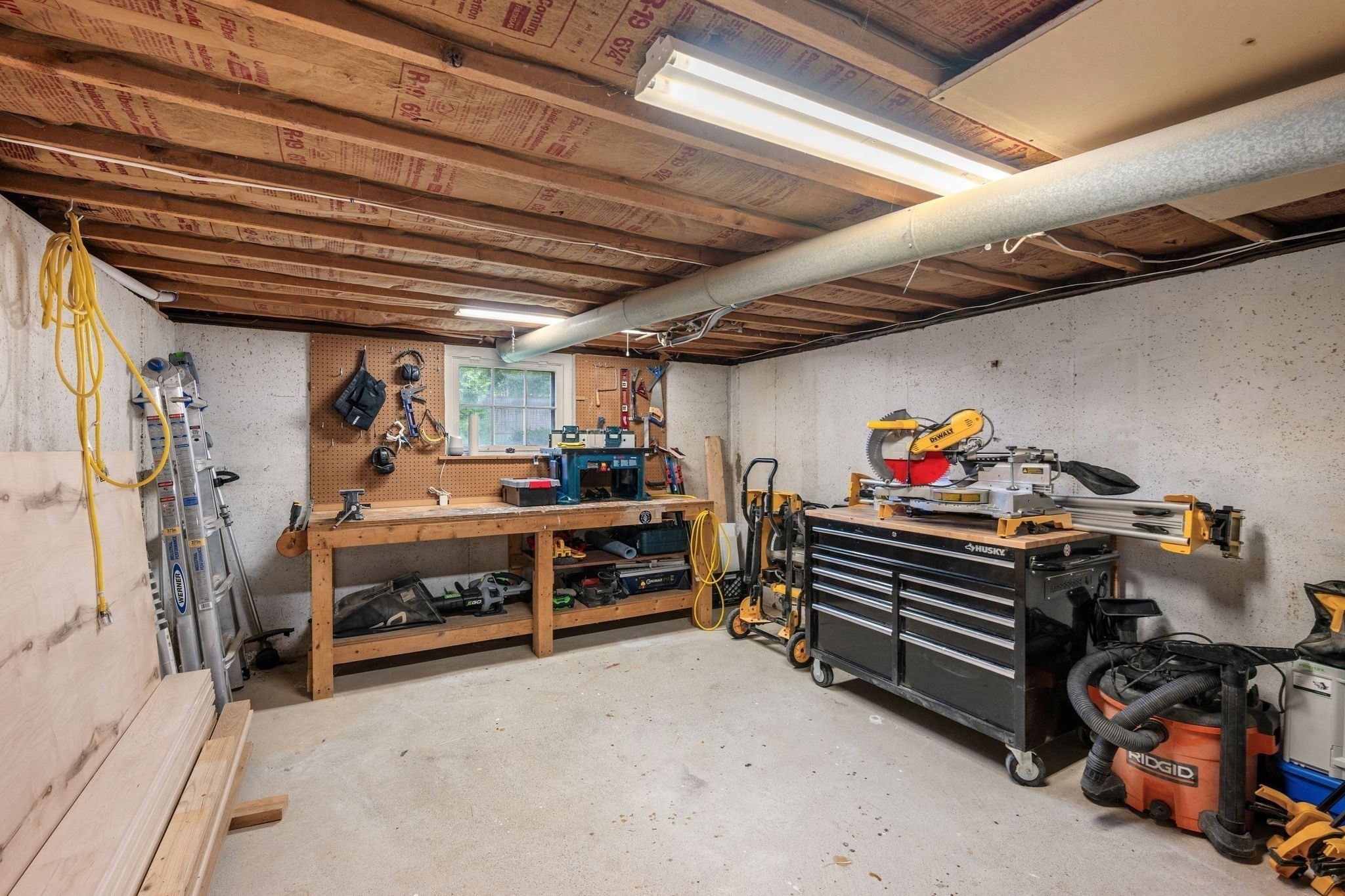 32 Crescent Ave
