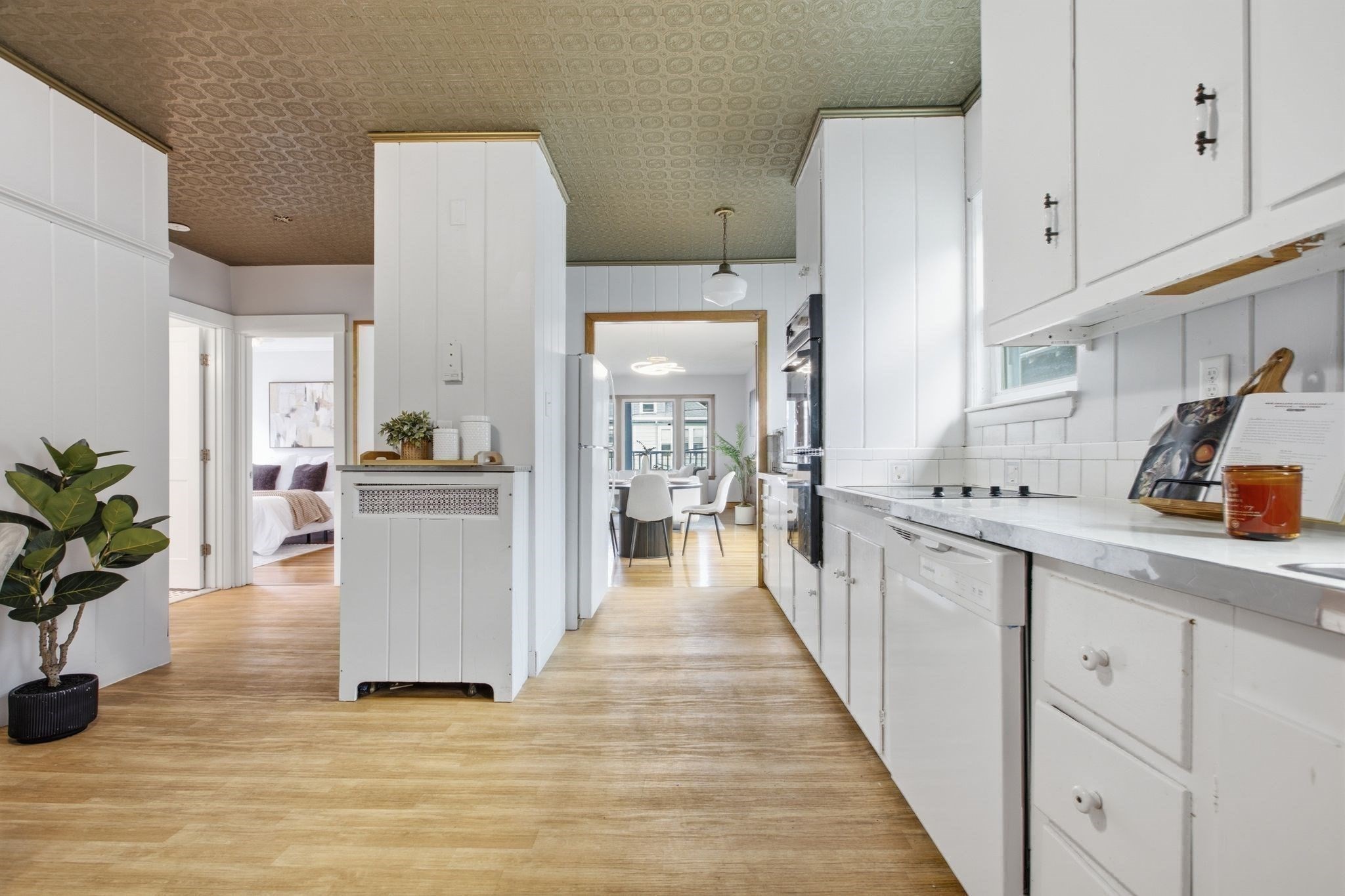 13-15 Carney St