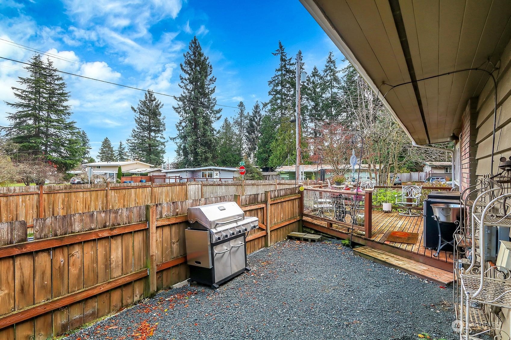 6123 Dale Way