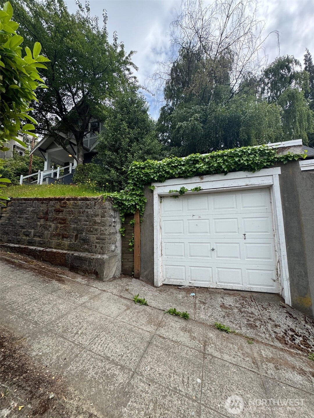715 W Howe Street