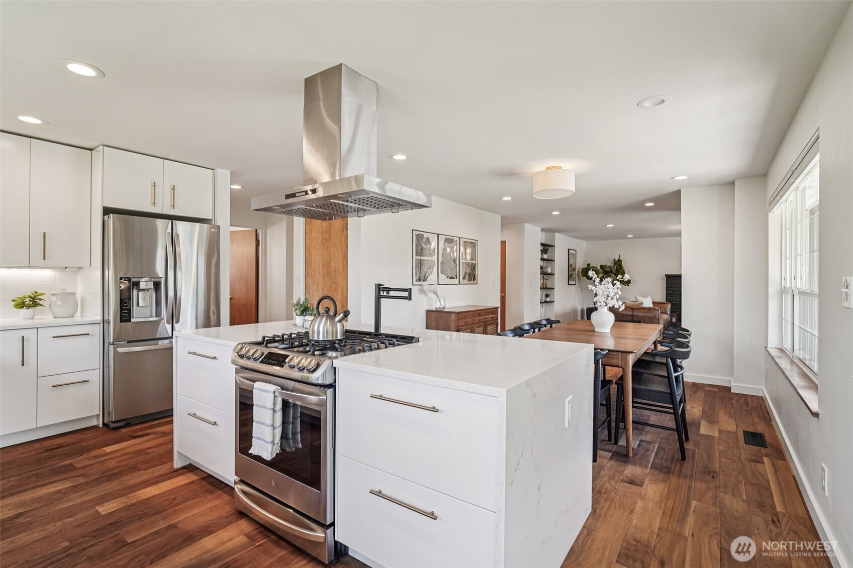 8732 24th Avenue NW