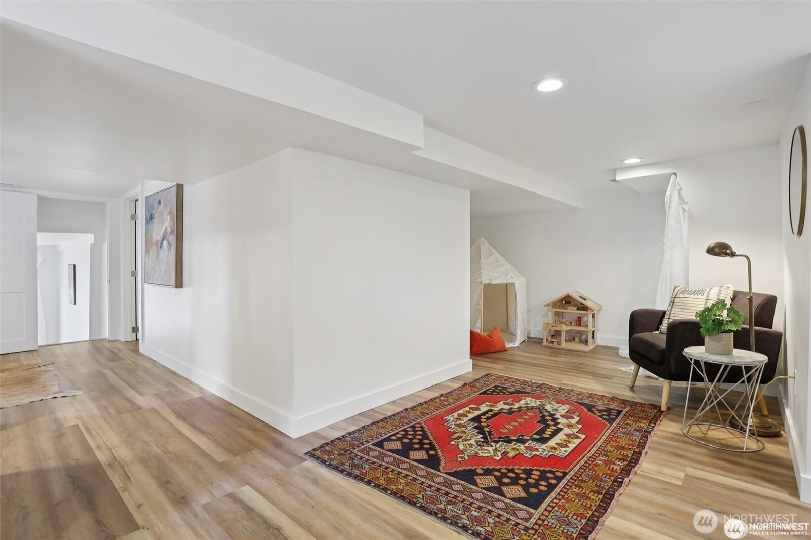2233 2nd Avenue W