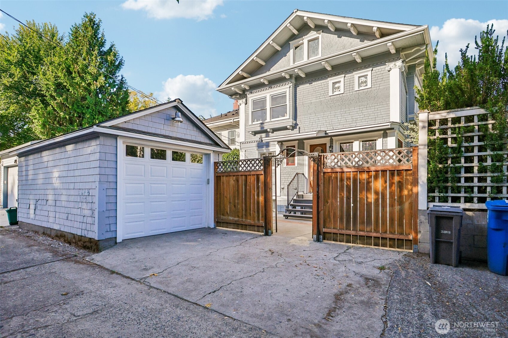 5260 16th Avenue NE
