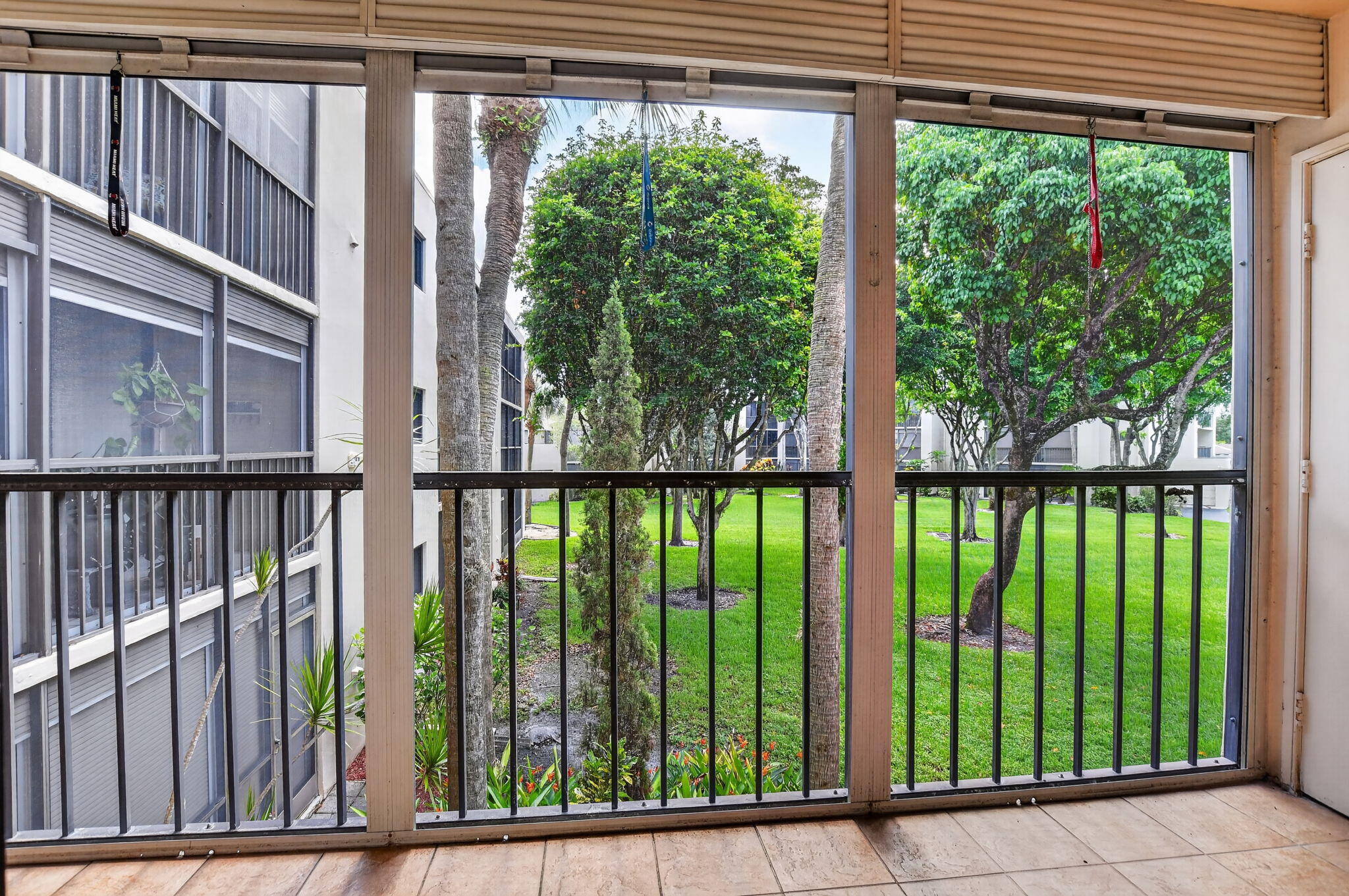 5280 Las Verdes Circle 216