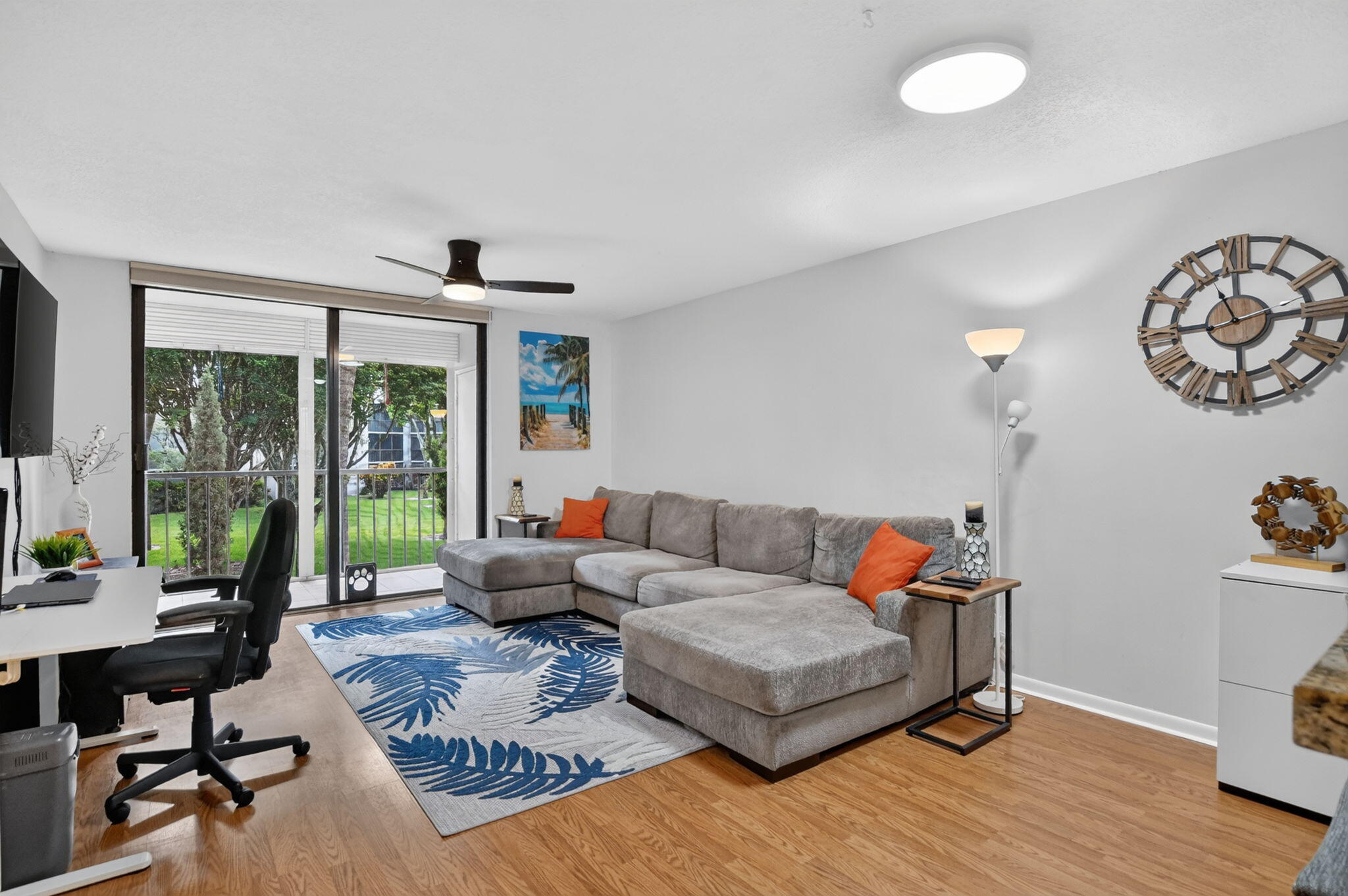 5280 Las Verdes Circle 216