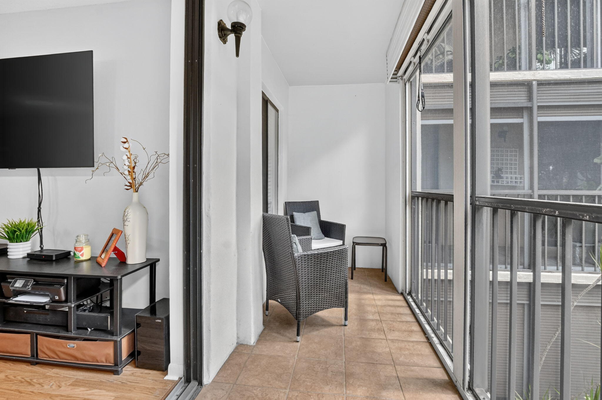 5280 Las Verdes Circle 216