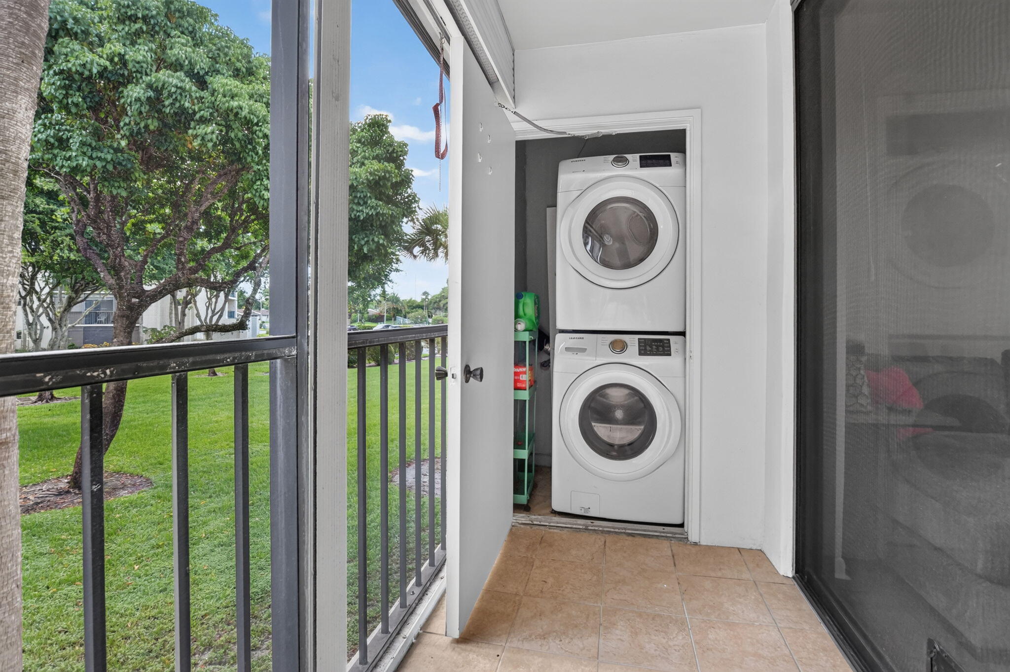 5280 Las Verdes Circle 216