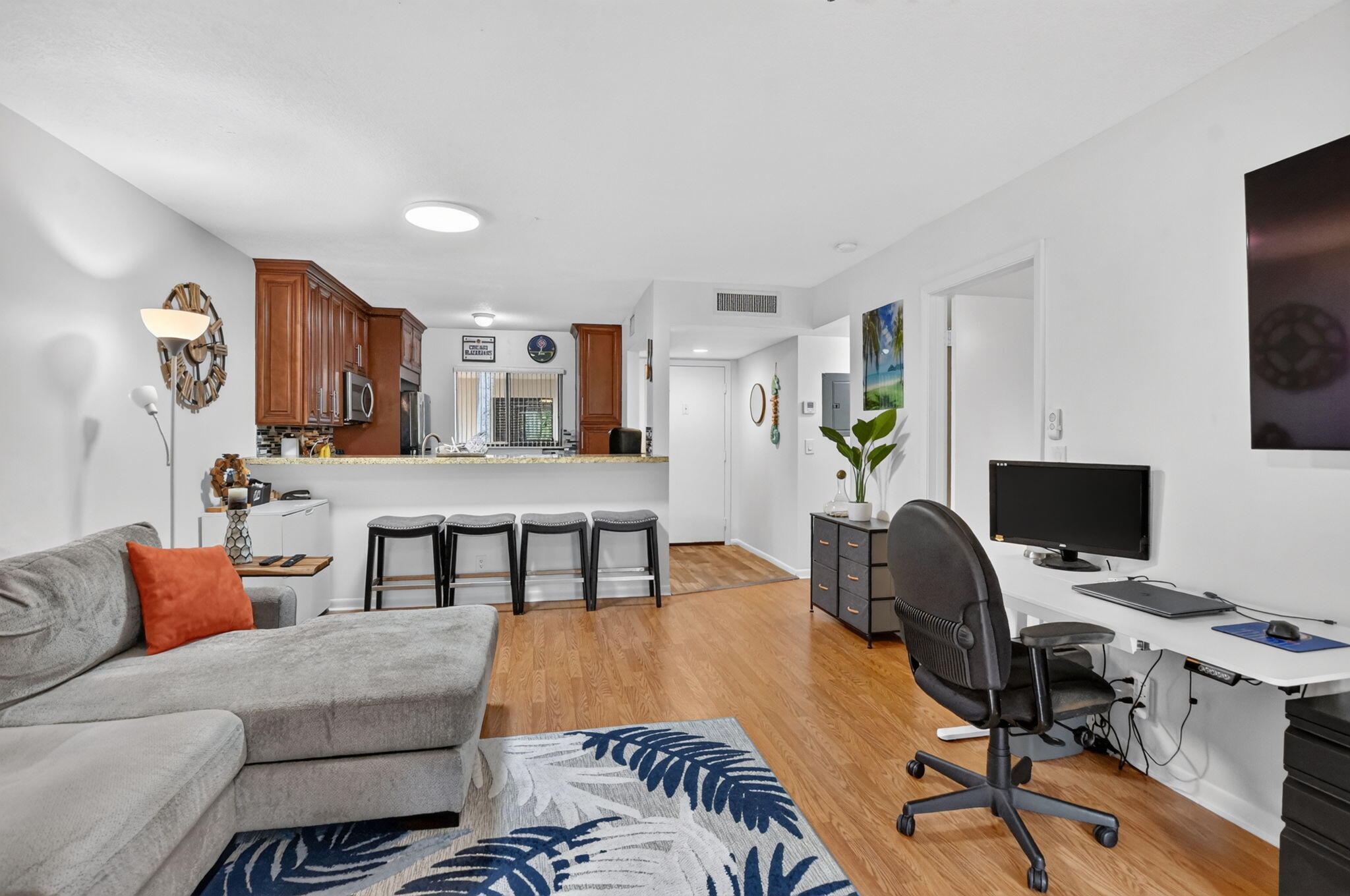 5280 Las Verdes Circle 216