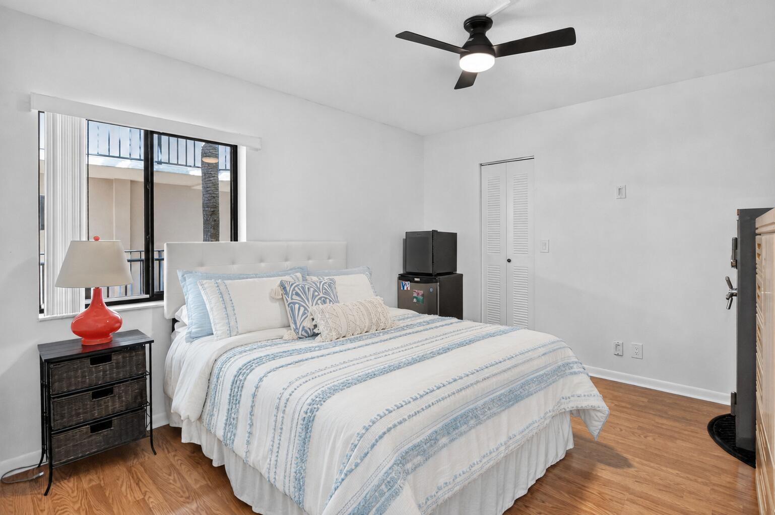5280 Las Verdes Circle 216