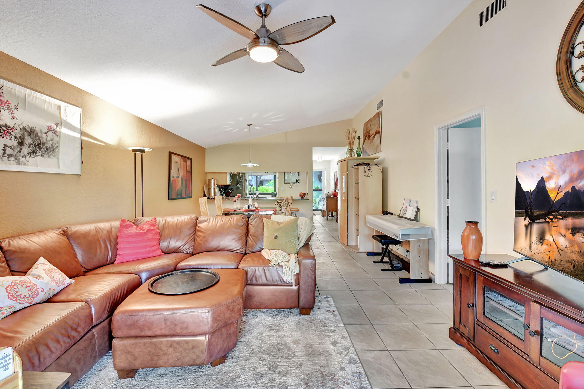 4147 Palm Forest Drive N