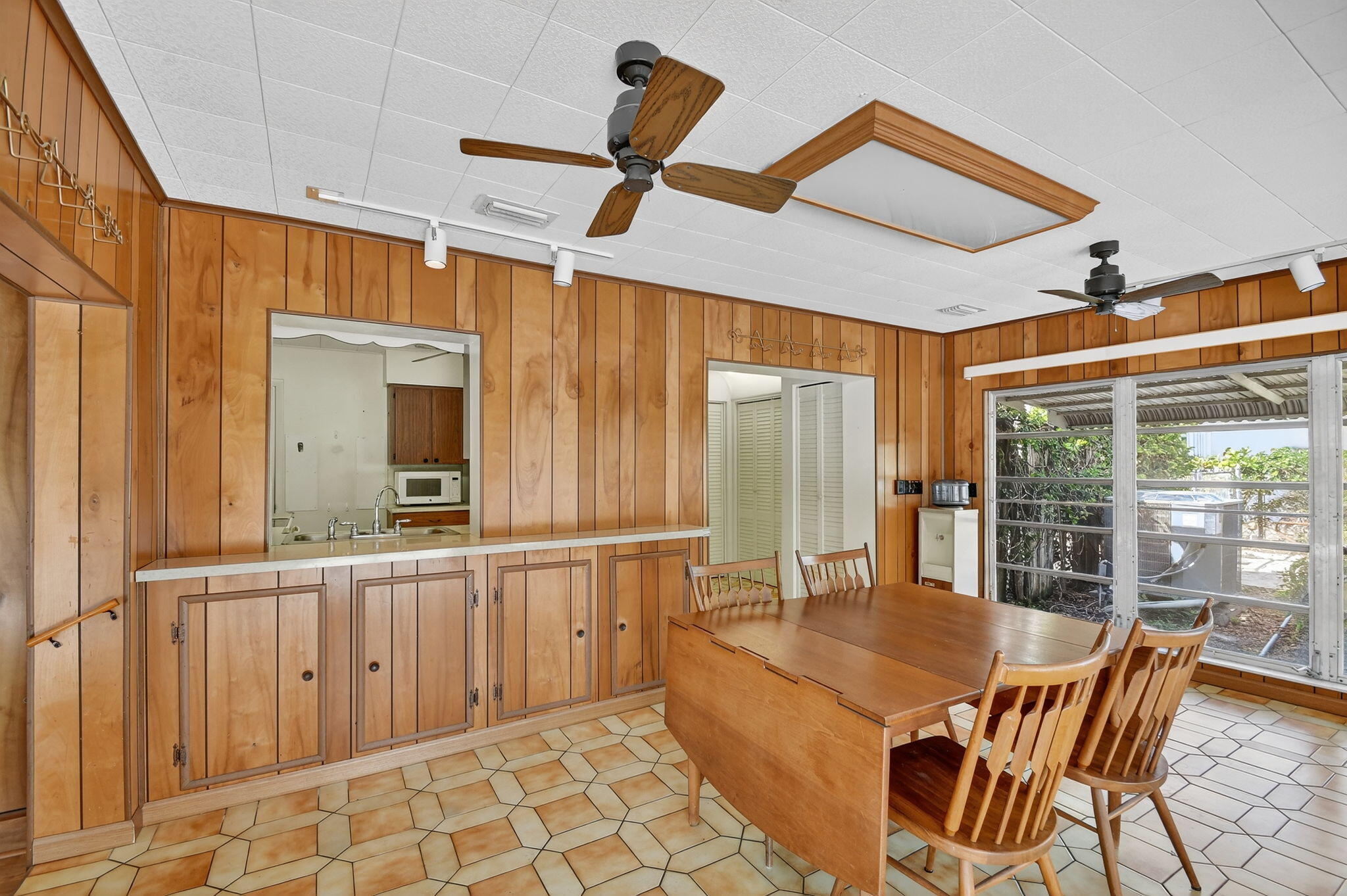 1337 W Broward Street