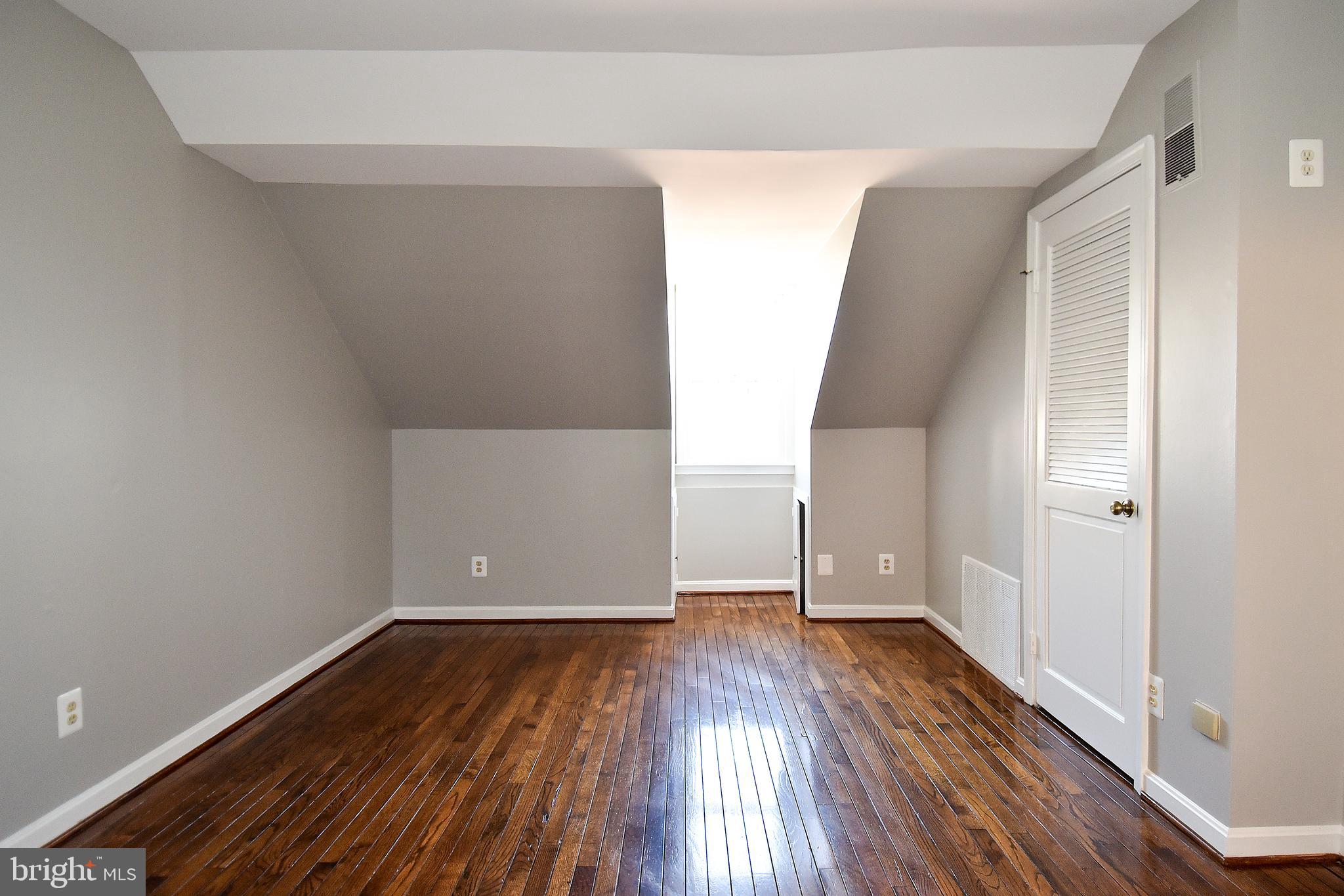 652 S COLUMBUS STREET