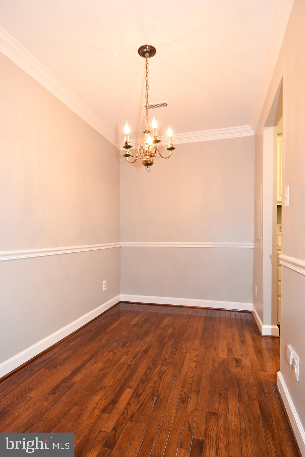 652 S COLUMBUS STREET