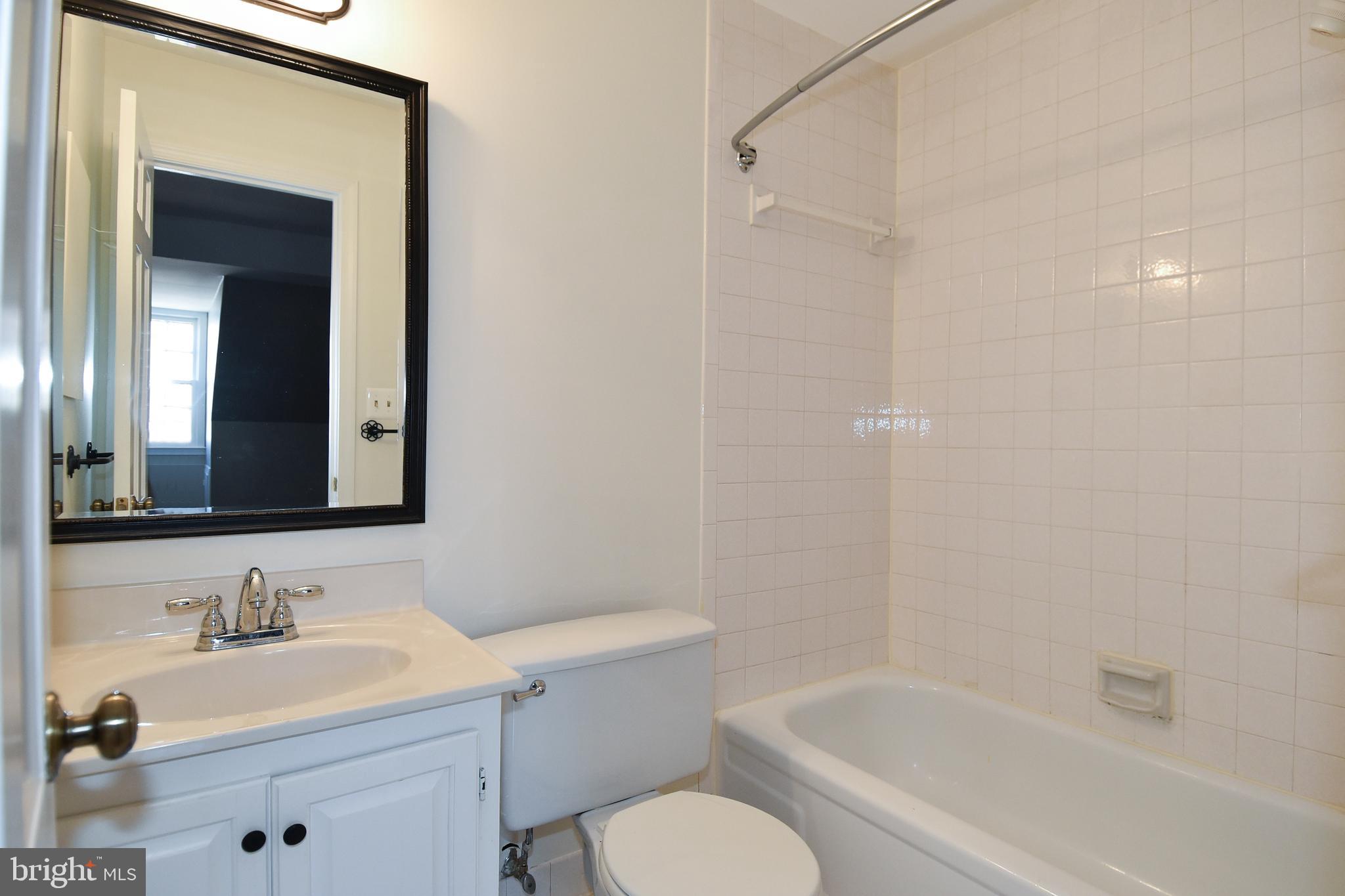 652 S COLUMBUS STREET