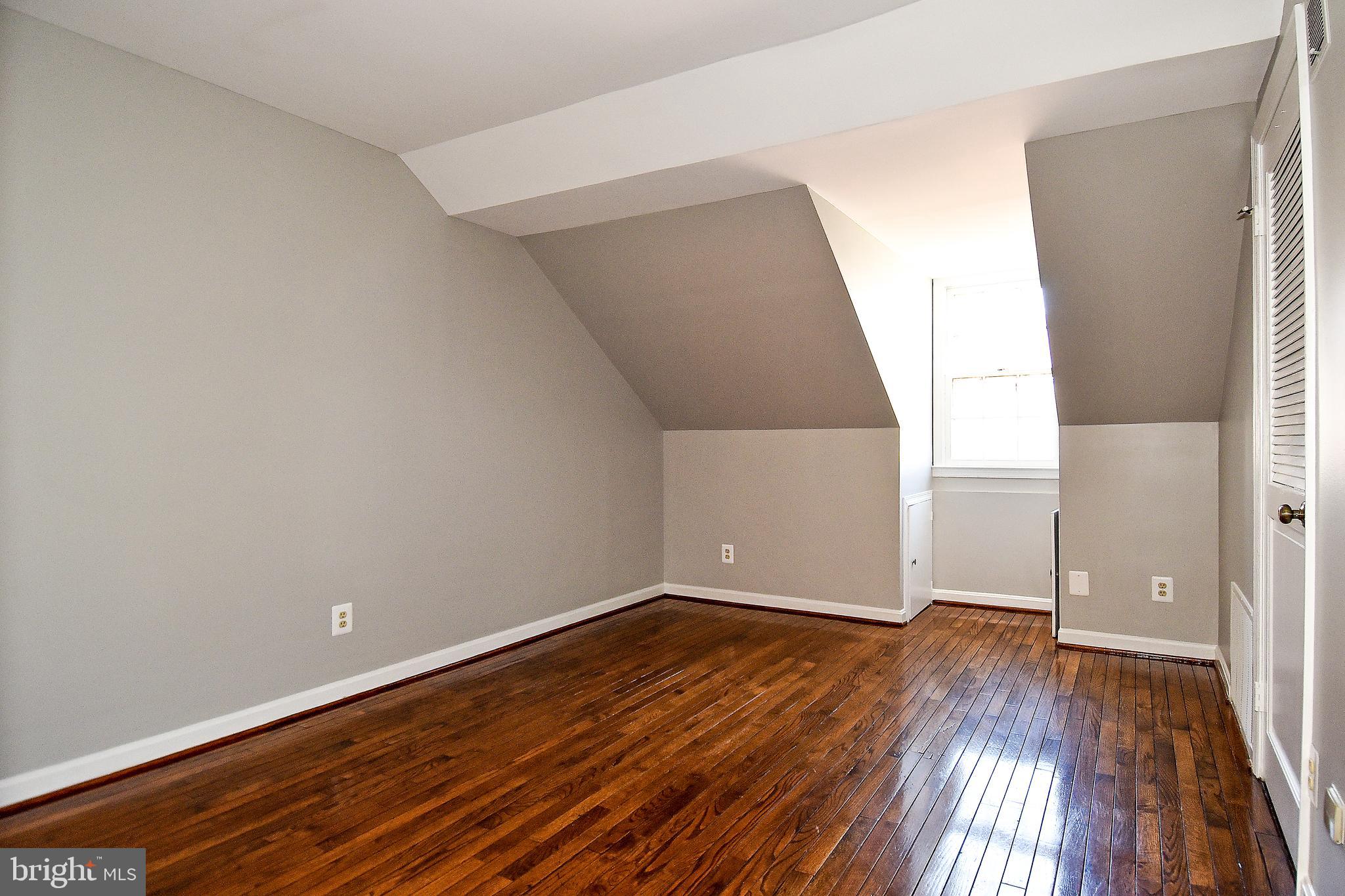 652 S COLUMBUS STREET