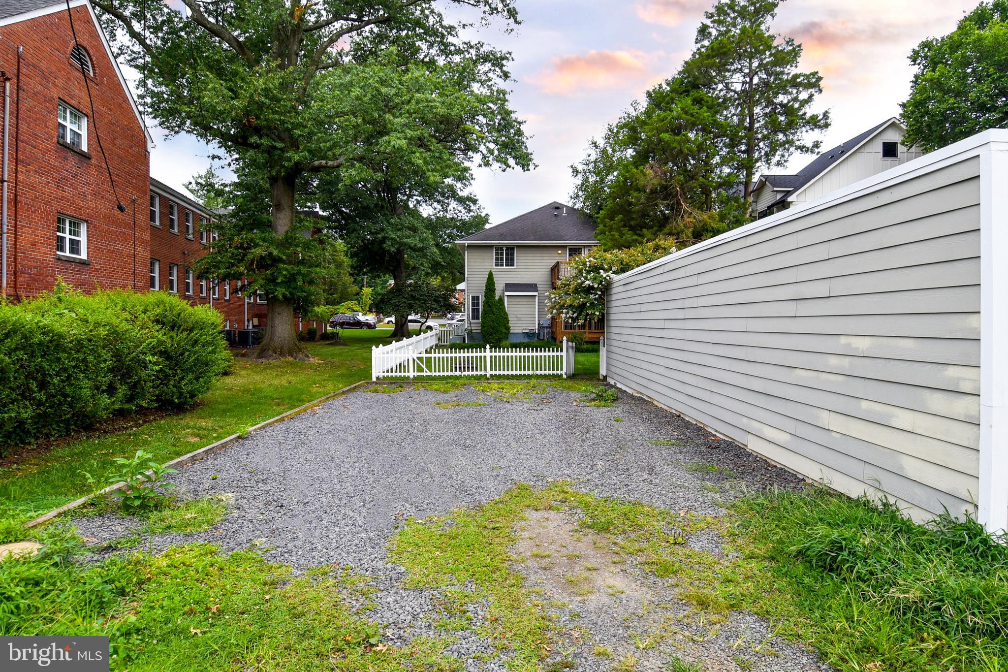 1705 COMMONWEALTH AVENUE B