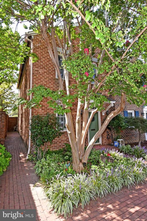 502 TOBACCO QUAY