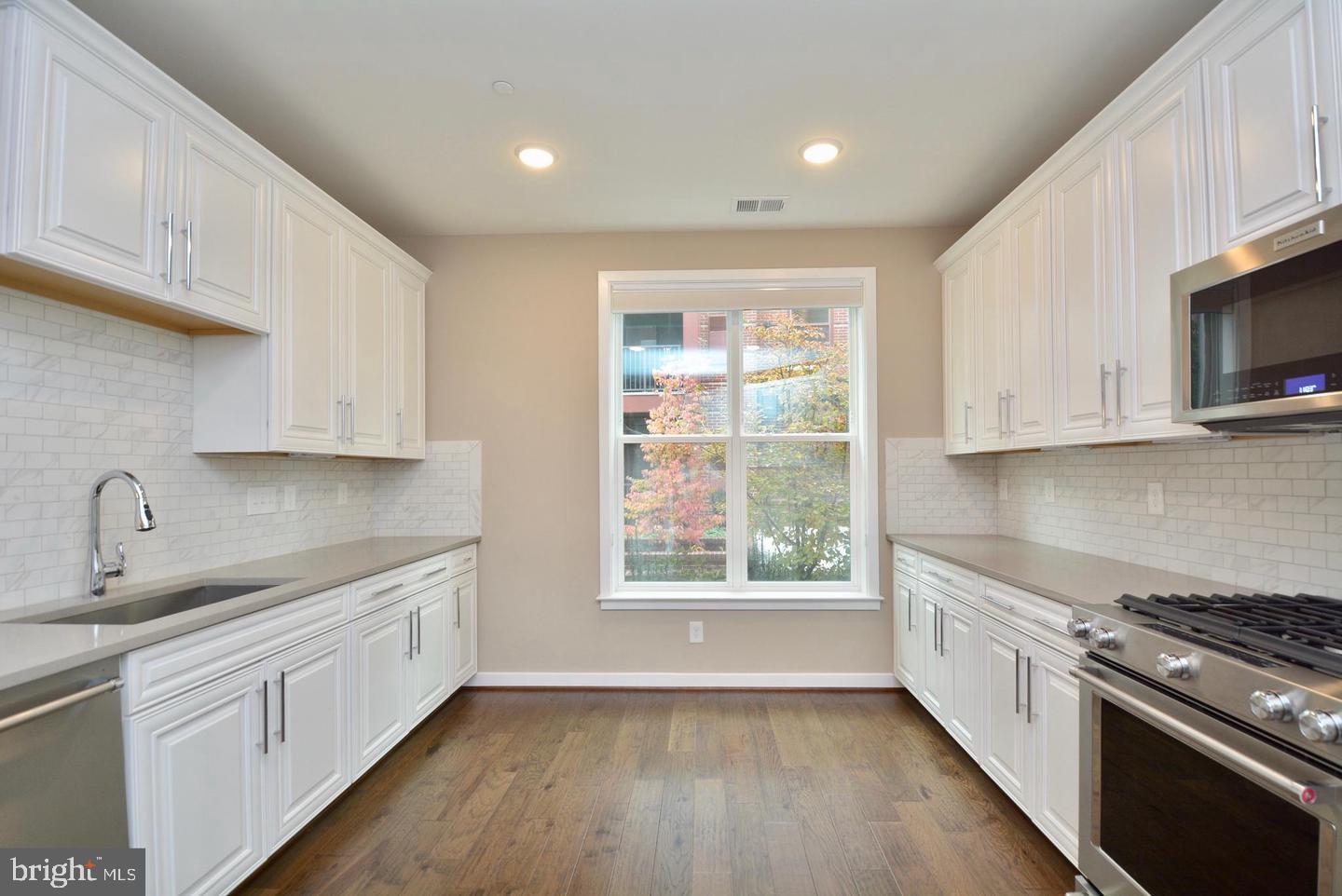 3989 NORTON PLACE 104