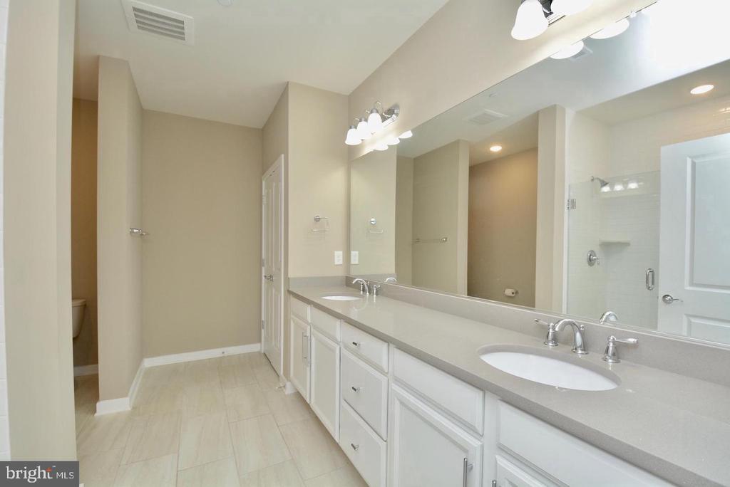 3989 NORTON PLACE Unit: 104