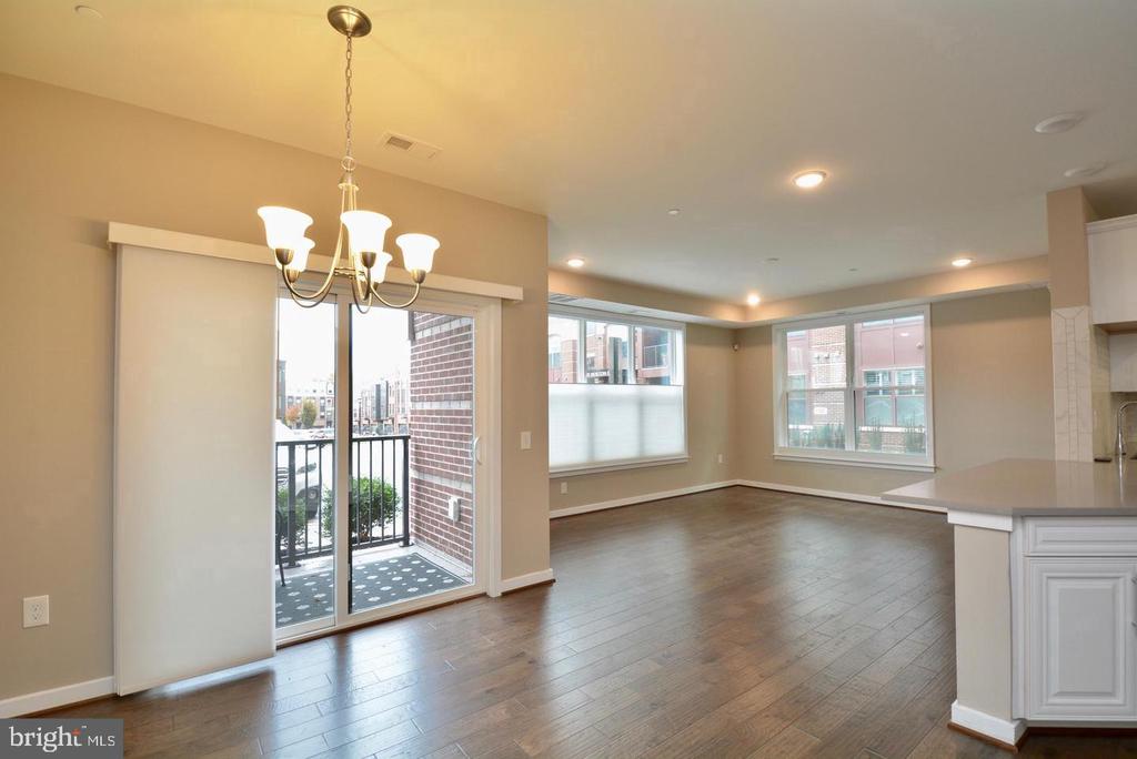3989 NORTON PLACE Unit: 104