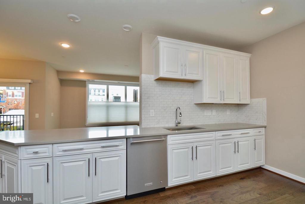 3989 NORTON PLACE Unit: 104