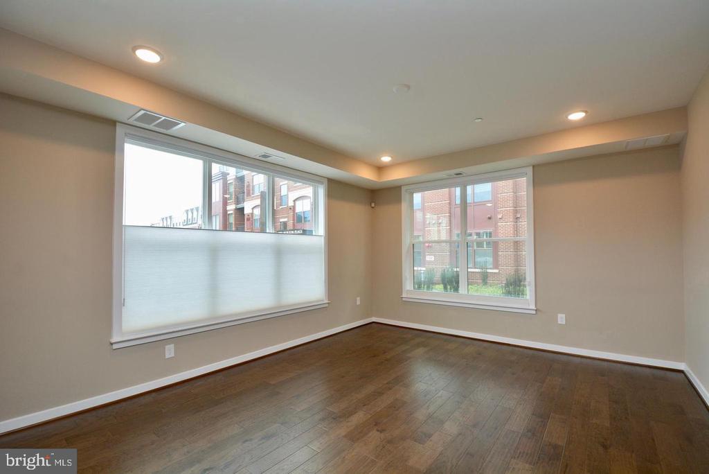 3989 NORTON PLACE Unit: 104