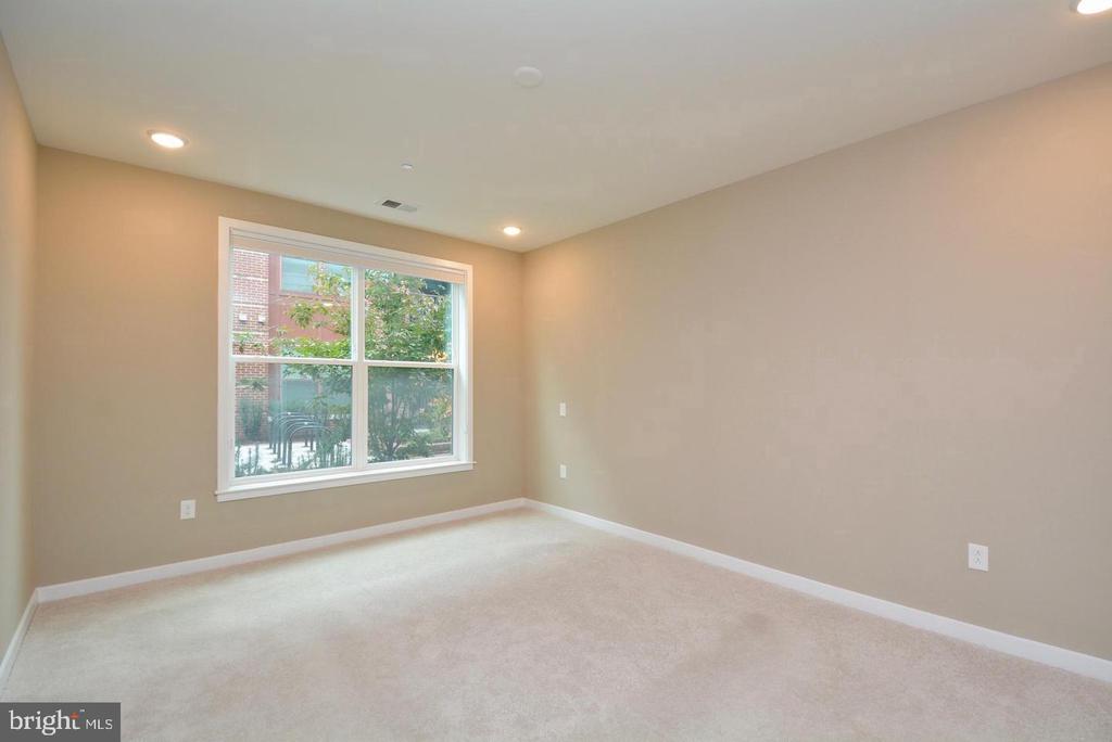 3989 NORTON PLACE Unit: 104