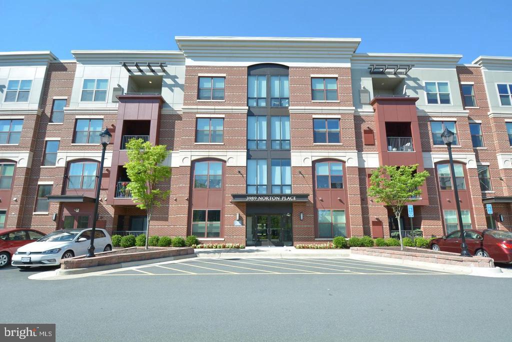 3989 NORTON PLACE Unit: 104