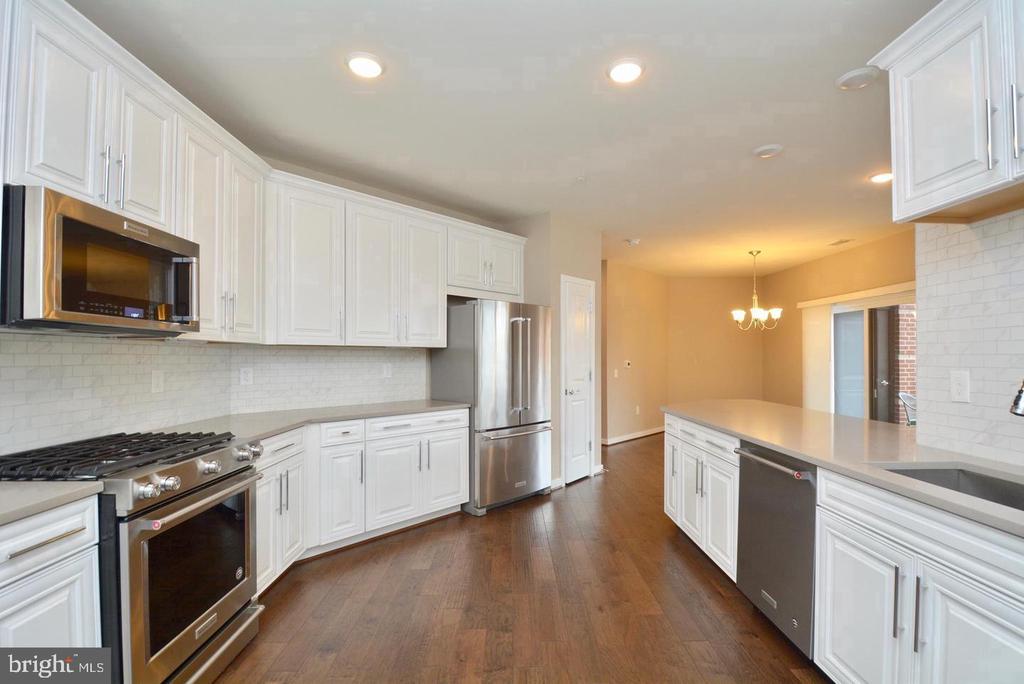 3989 NORTON PLACE Unit: 104