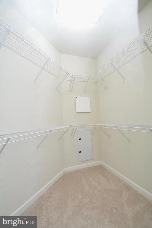 3989 NORTON PLACE Unit: 104