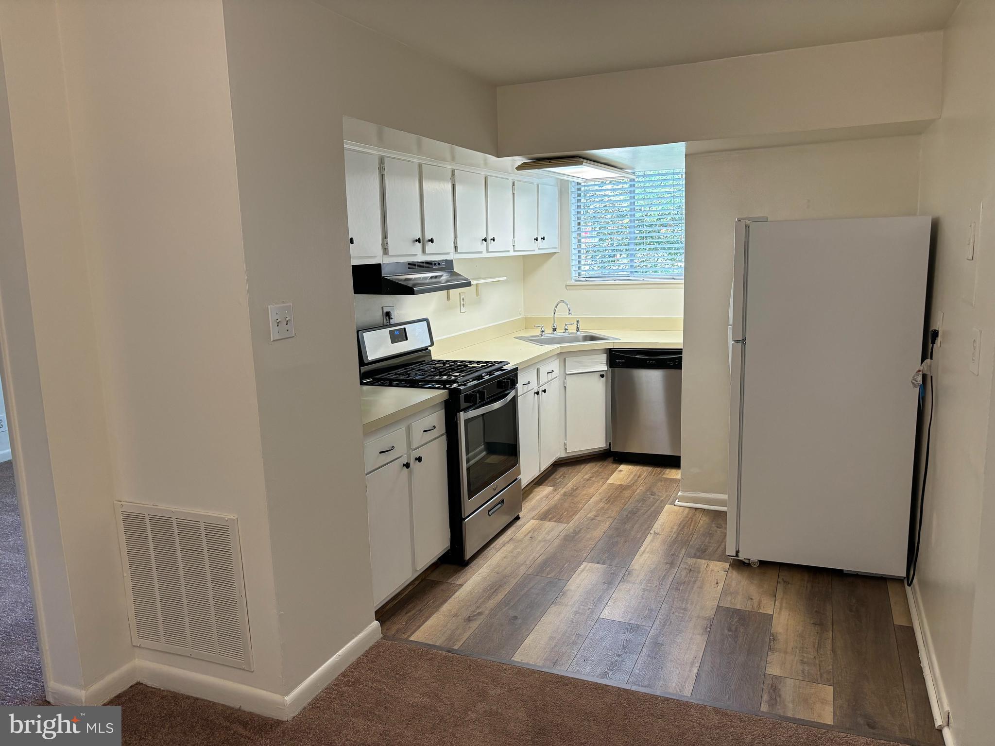 3704 N Rosser St #T2