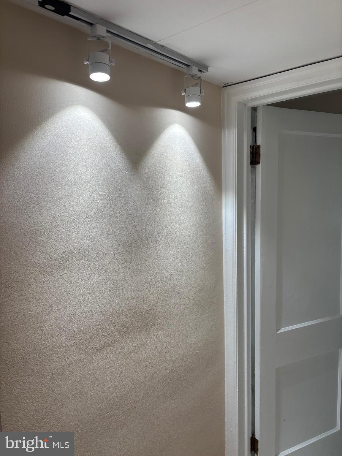 6617 E WAKEFIELD DR #B2