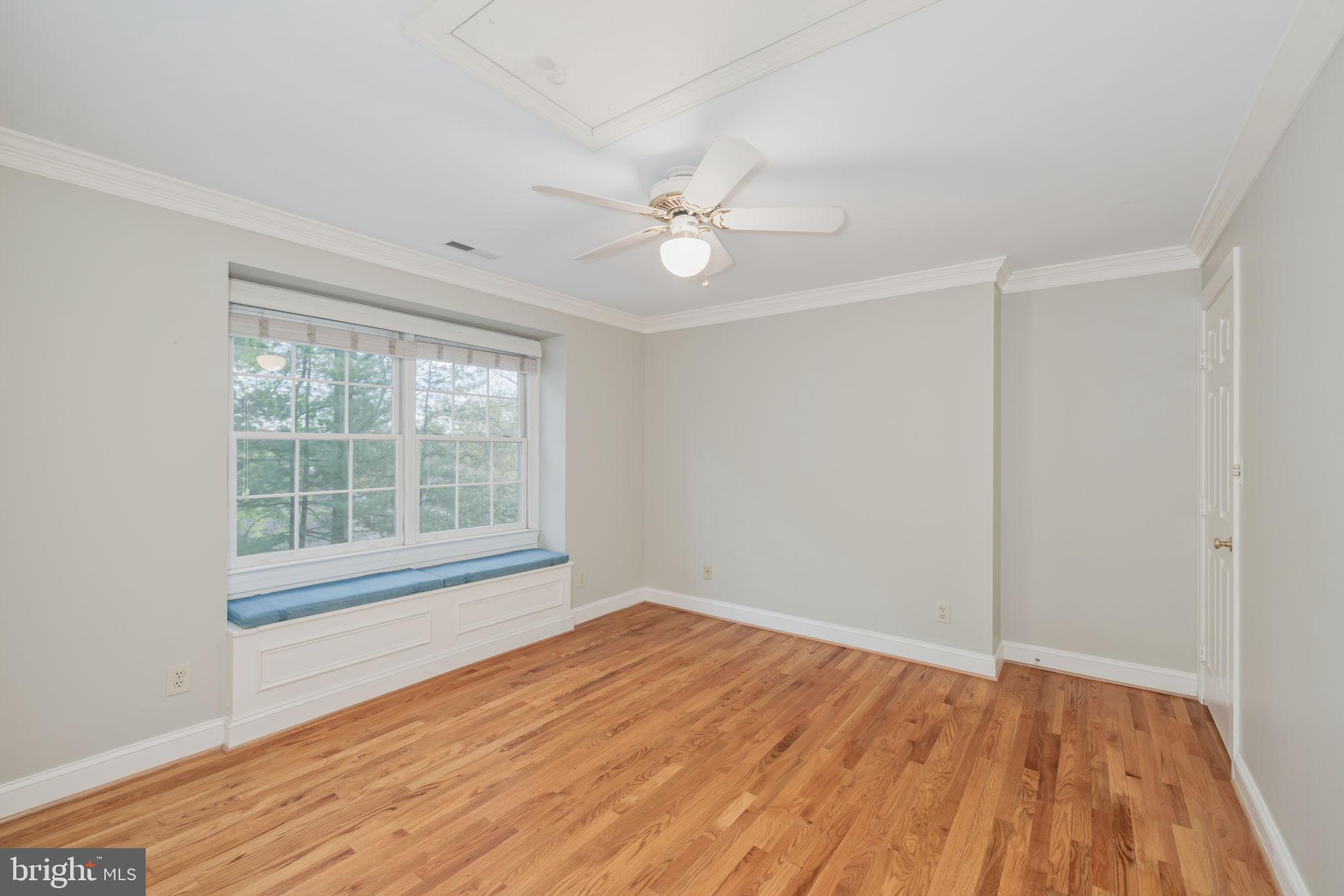 5801 WESTCHESTER STREET