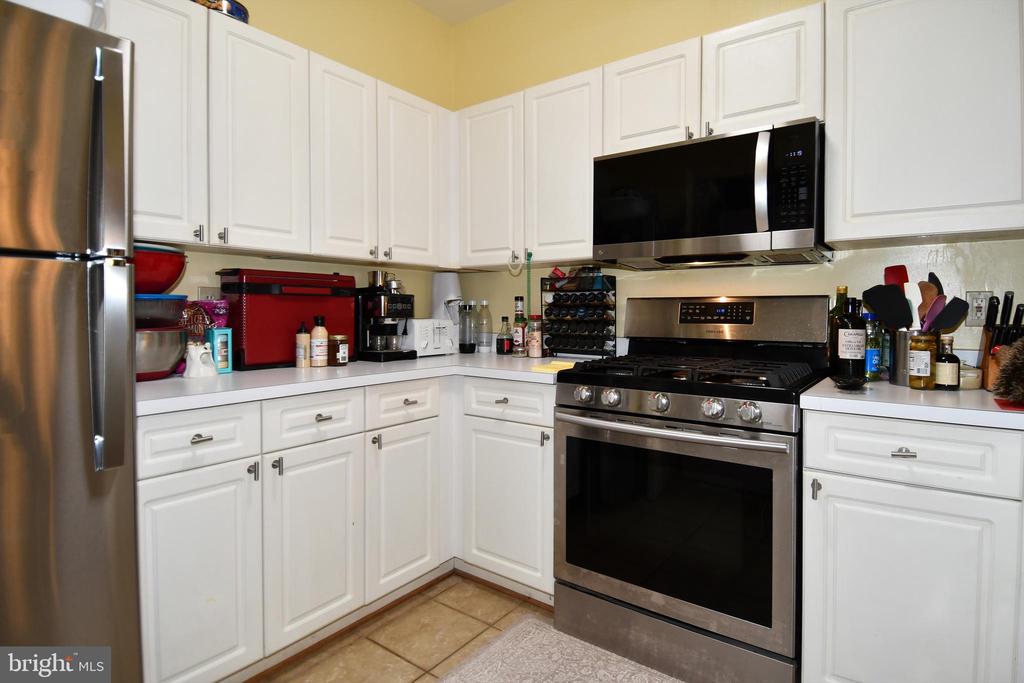 2103 Highcourt Ln #101