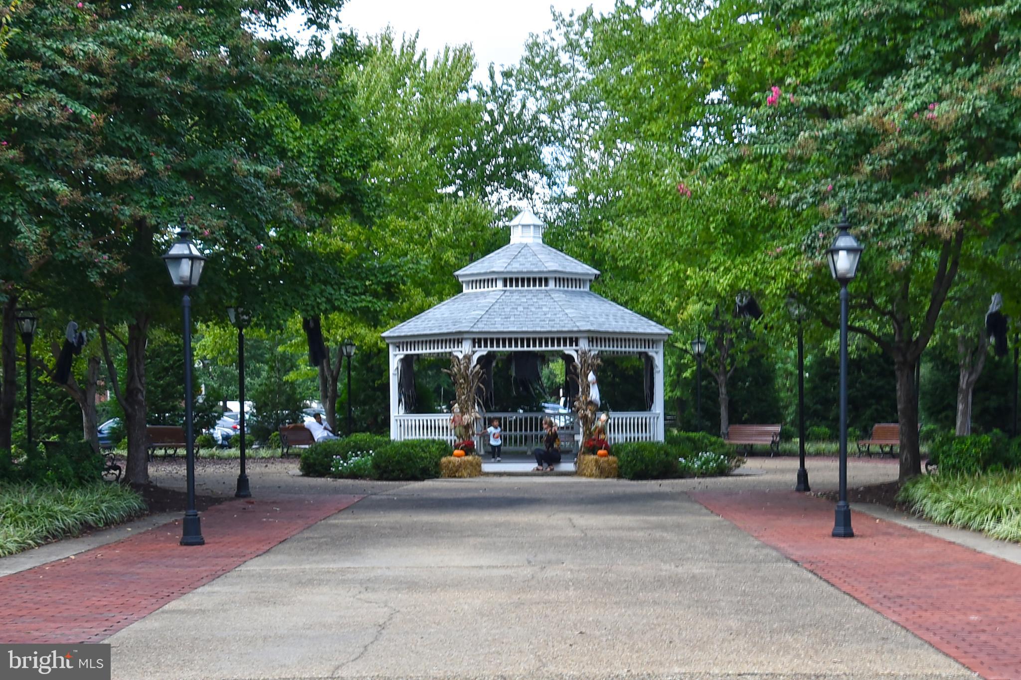 6608 POTOMAC AVENUE B2