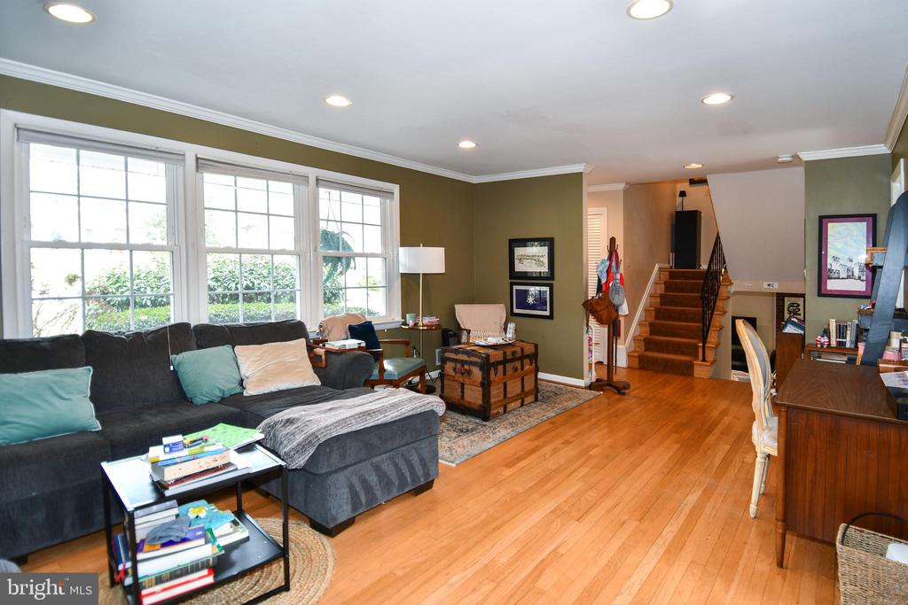 823 NEAL DRIVE