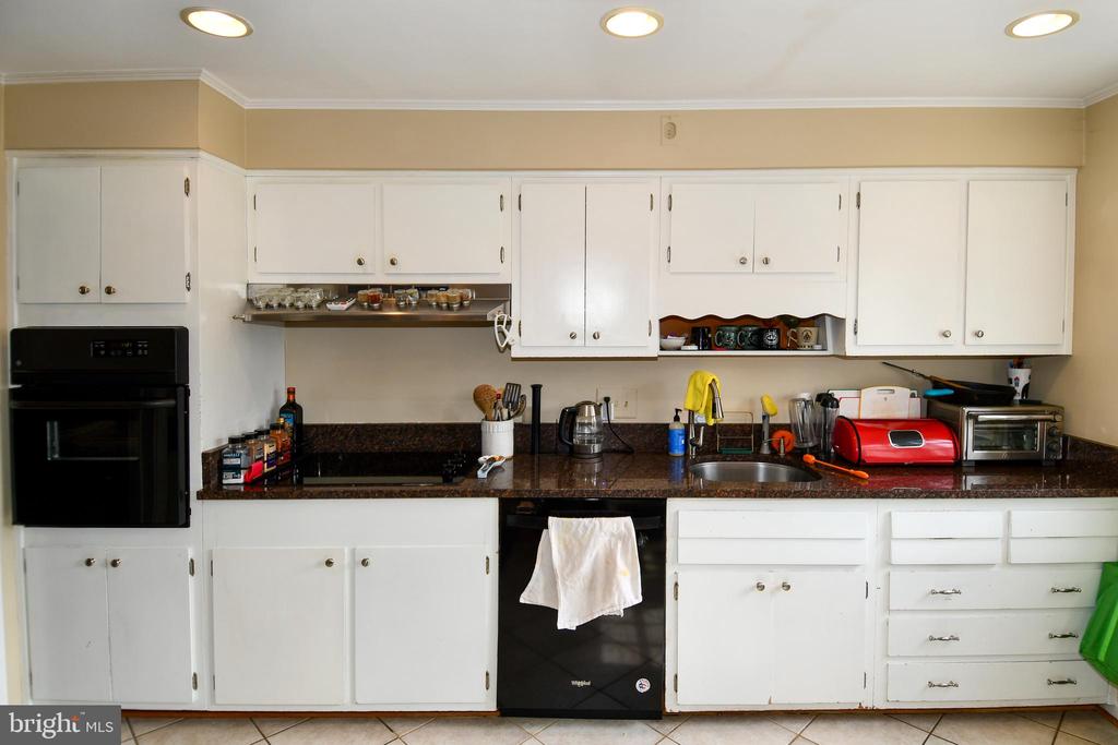 823 NEAL DRIVE