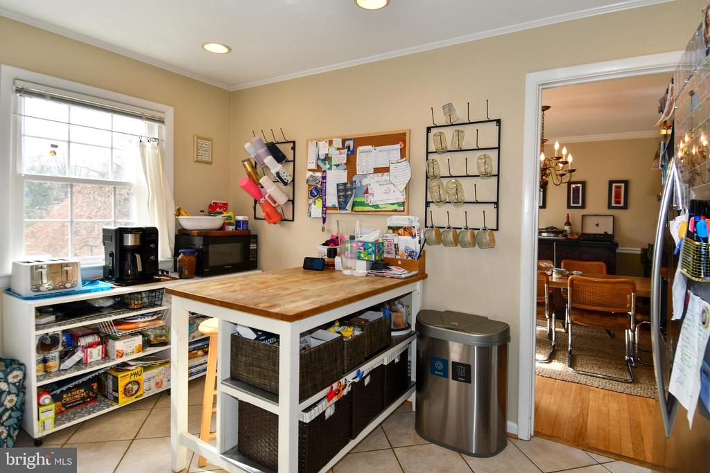 823 NEAL DRIVE