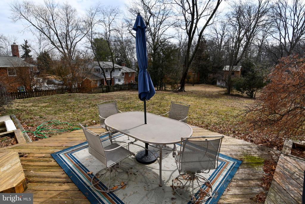 823 NEAL DRIVE