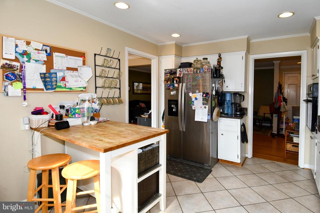 823 NEAL DRIVE