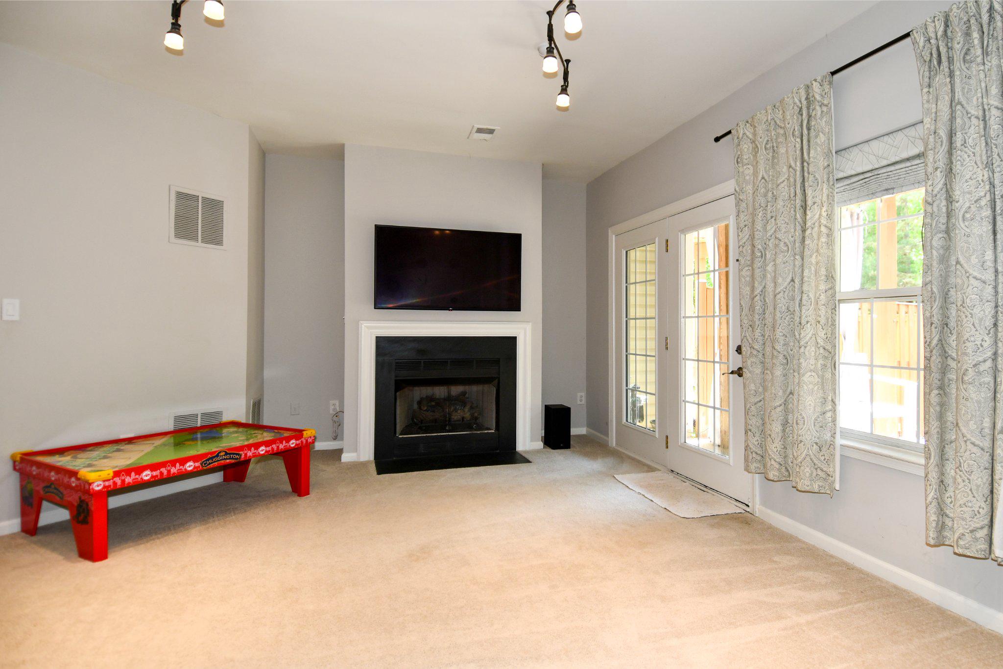 6614 CHARLES GREEN SQUARE