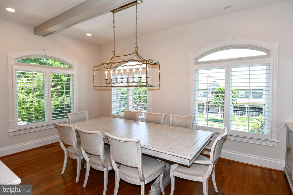 7808 SOUTHDOWN ROAD