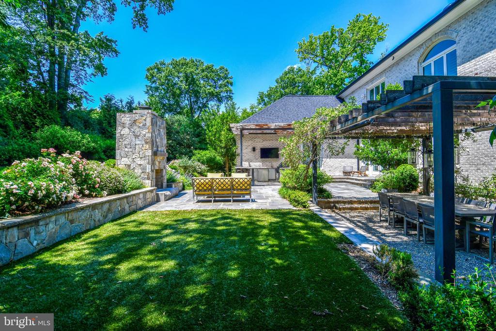 7808 SOUTHDOWN ROAD