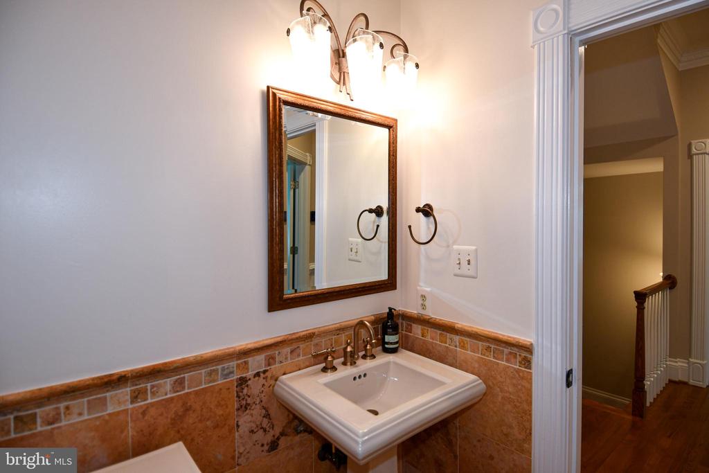 7808 SOUTHDOWN ROAD