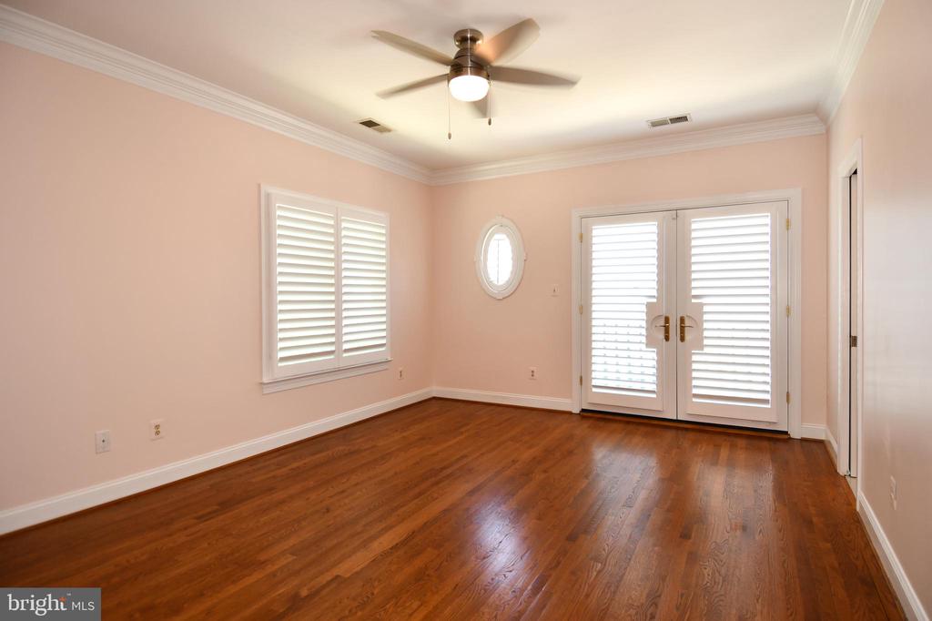 7808 SOUTHDOWN ROAD