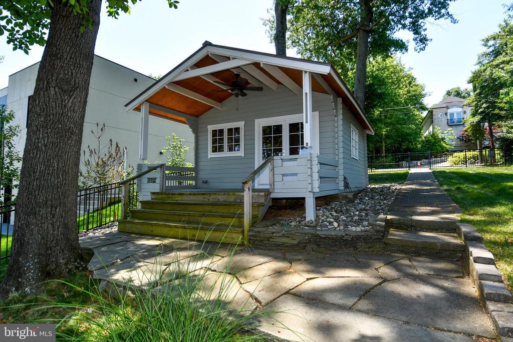 7808 SOUTHDOWN ROAD