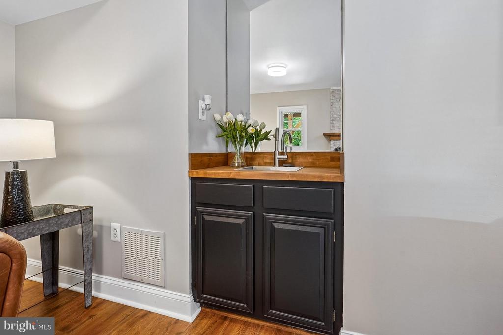 2747 CARTER FARM COURT