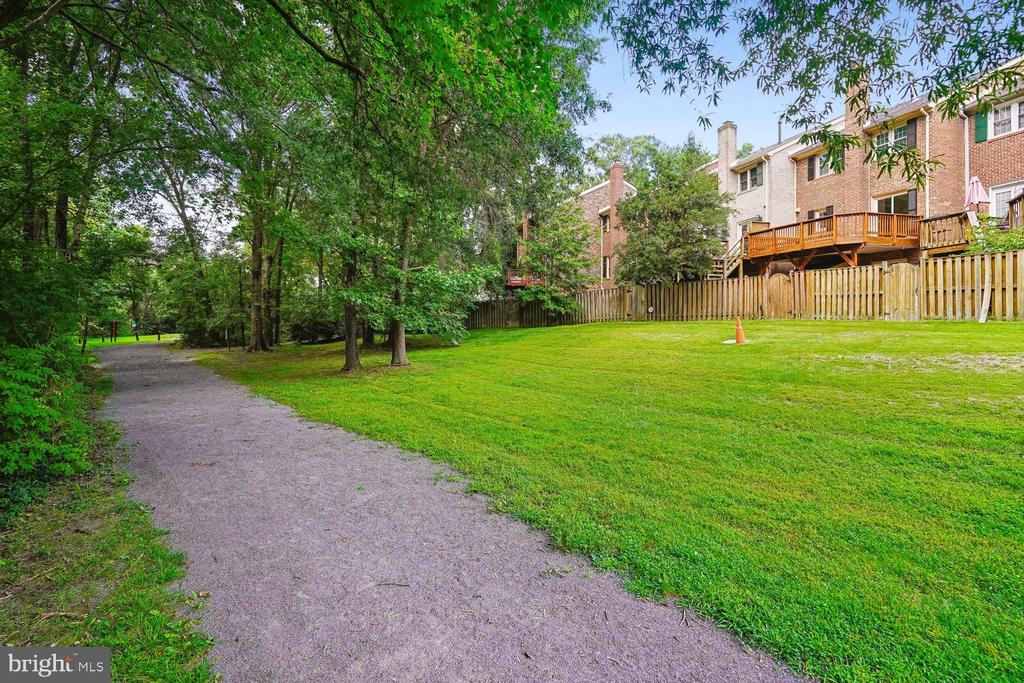2747 CARTER FARM COURT